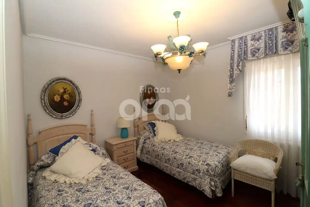 Habitación de Ático en venta en Santurtzi  con Calefacción, Terraza y Amueblado
