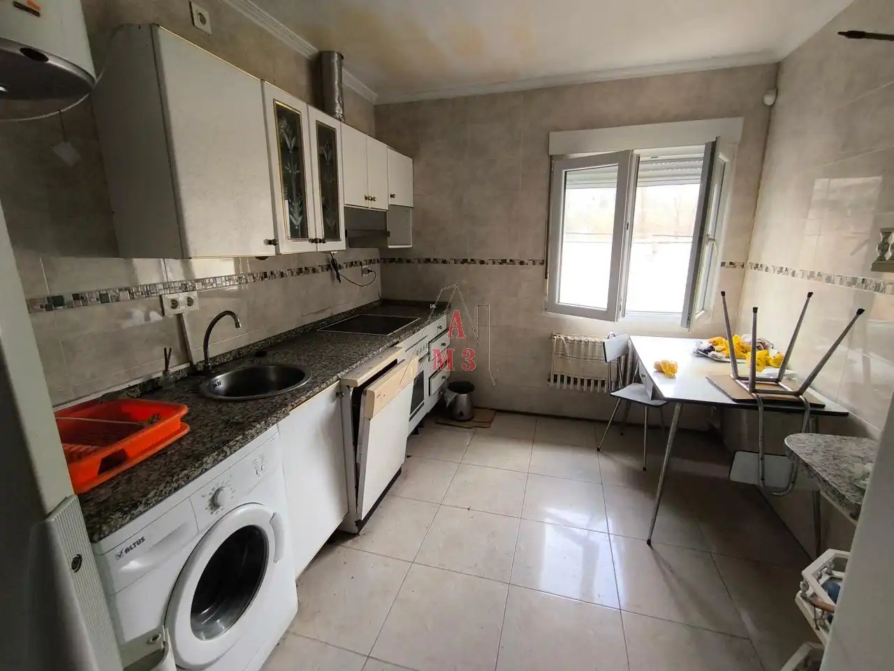 Cuina de Casa o xalet en venda en Matallana de Torío amb Calefacció