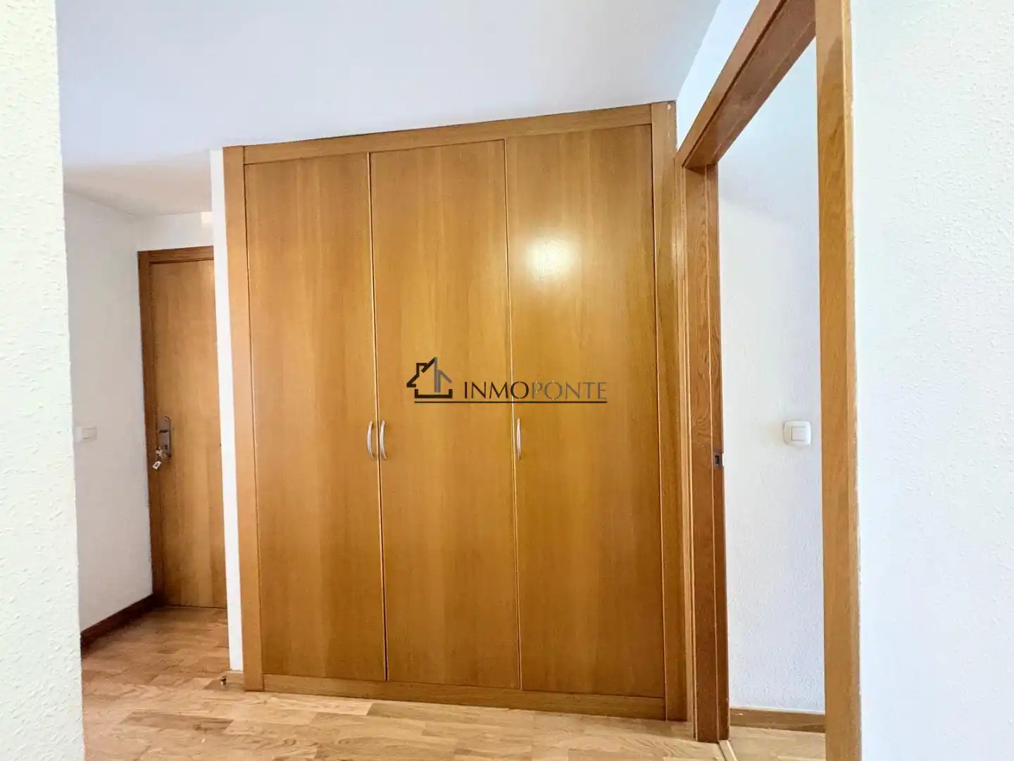 Habitación de Piso de alquiler en Pontevedra Capital  con Calefacción, Terraza y Trastero