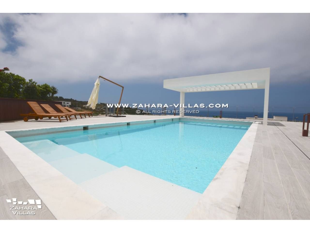 Piscina de Casa o xalet en venda en Zahara de los Atunes amb Aire condicionat, Calefacció i Jardí privat