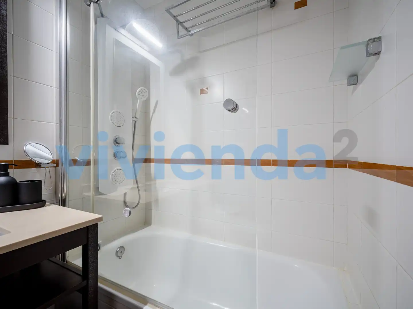 Badezimmer von Wohnung zur Miete in Madrid mit Klimaanlage und Heizung
