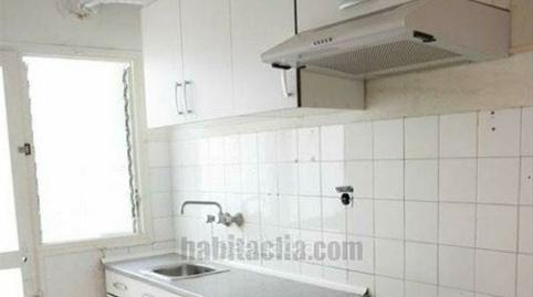 Foto 2 de Pis en venda a Carrer de la Valira, Les Arenes - La Grípia  Can Montllor, Barcelona