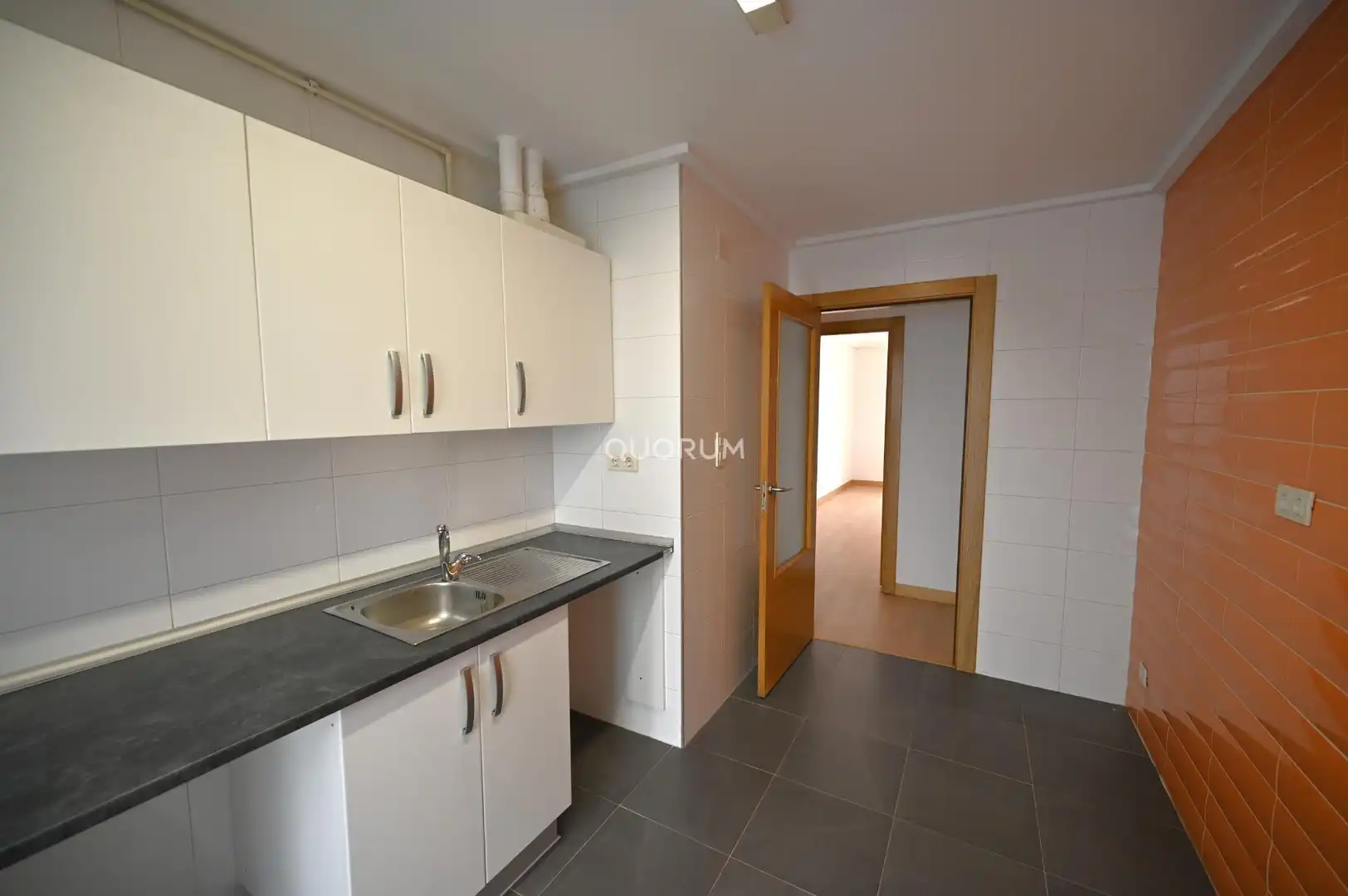 Küche von Wohnung zum Verkauf in Erandio mit Heizung und Abstellraum