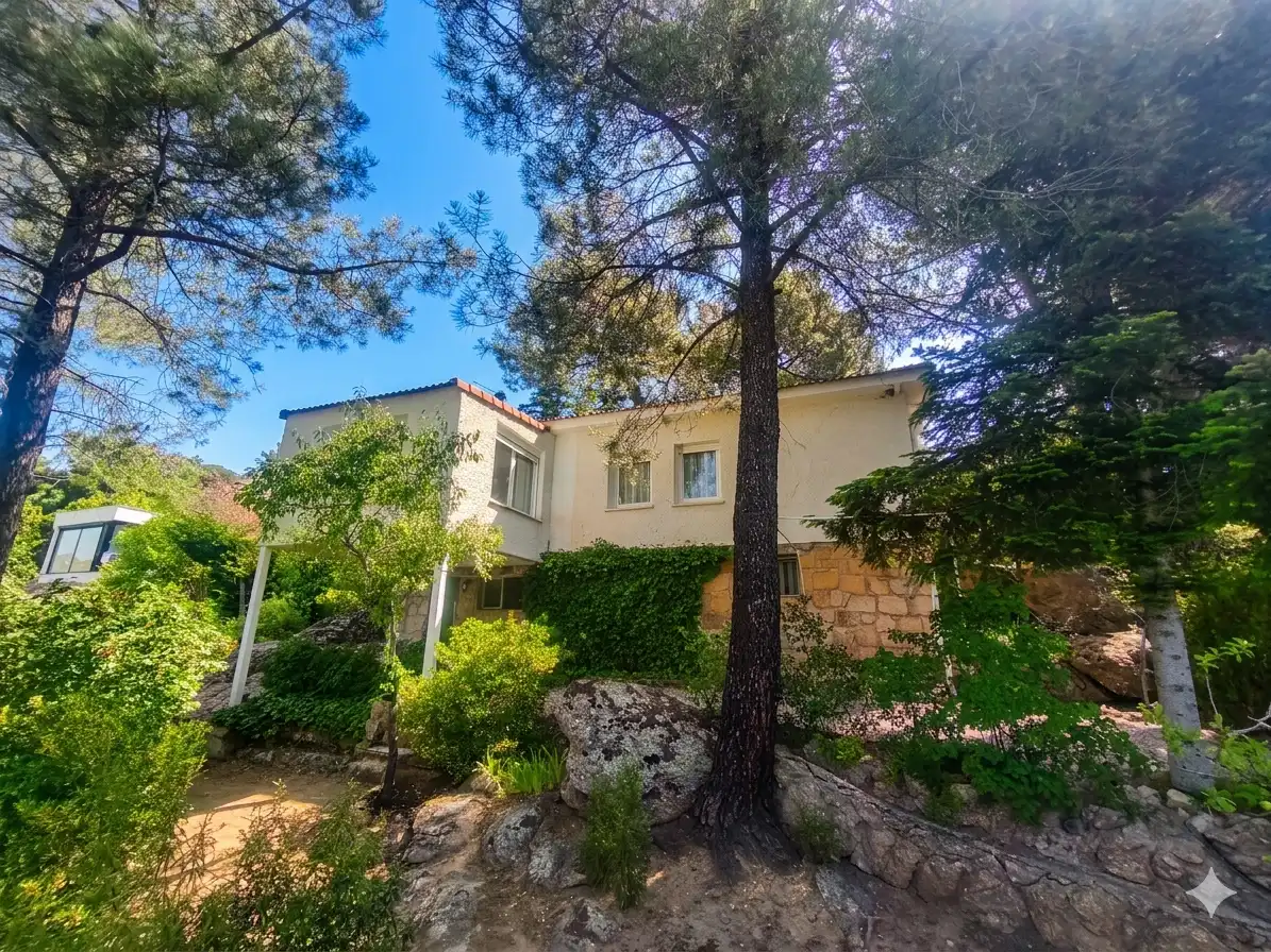 Außenansicht von Haus oder Chalet zum Verkauf in Robledo de Chavela mit Heizung, Privatgarten und Terrasse