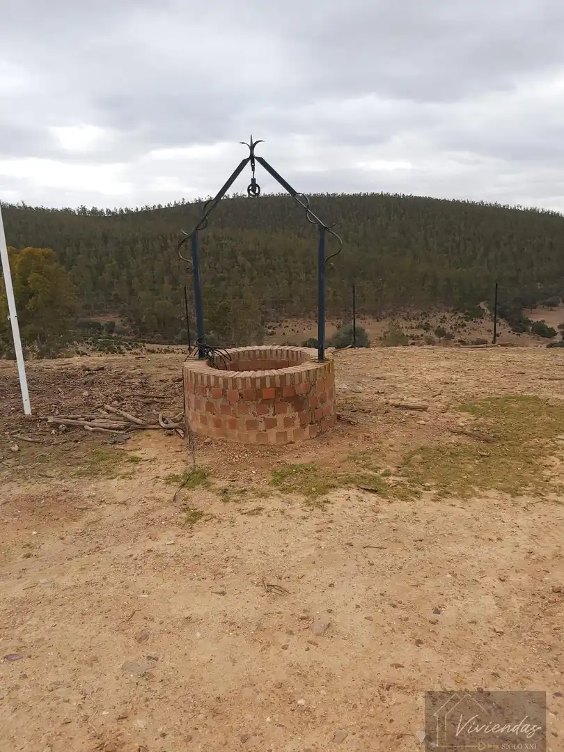 Finca rústica en venta en Villanueva de la Serena con Trastero, Amueblado y Alarma