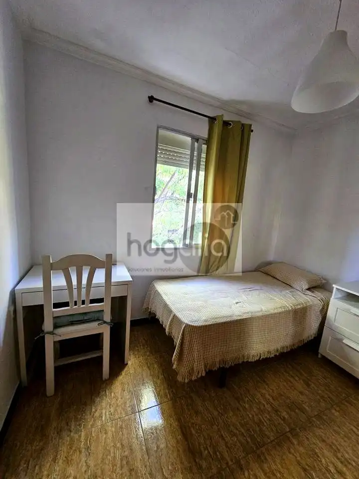 Schlafzimmer von Wohnung zur Miete in Sevilla mit Klimaanlage und Möbliert