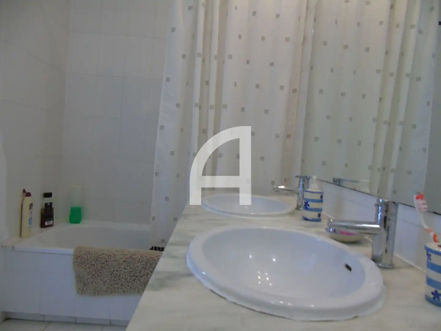 Baño de Dúplex de alquiler en Mijas con Aire acondicionado, Calefacción y Terraza