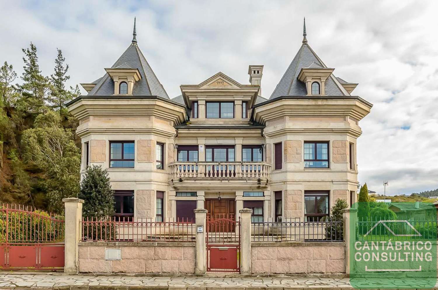 House or chalet for sale in Navia