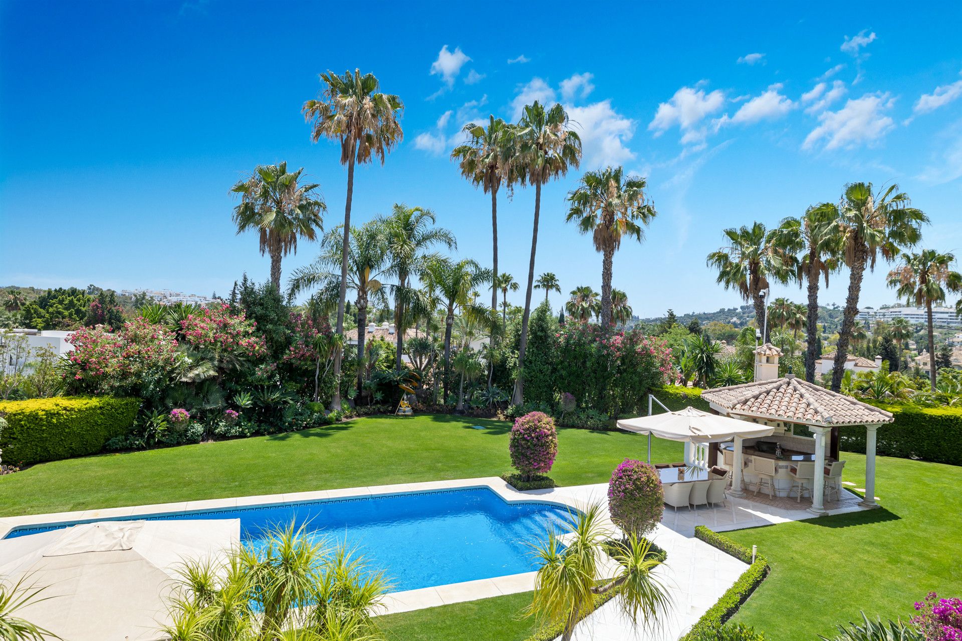Garden of House or chalet for sale in Marbella  with Air Conditioner, Private garden and Terrace