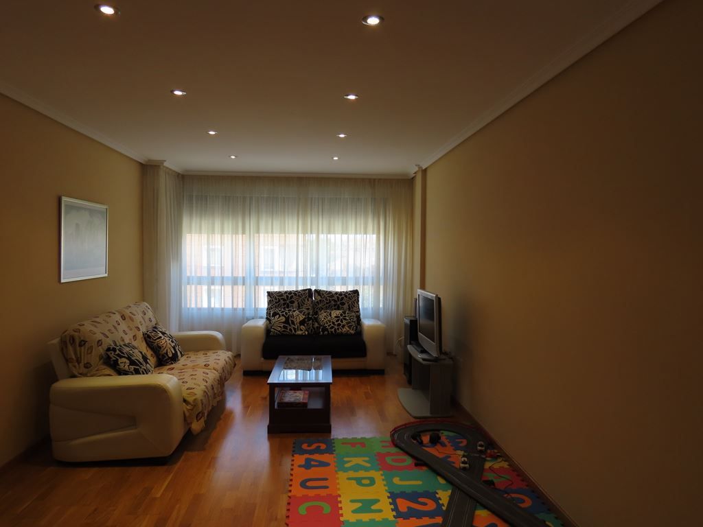 Sala de estar de Piso en venta en La Roda con Aire acondicionado, Calefacción y Trastero