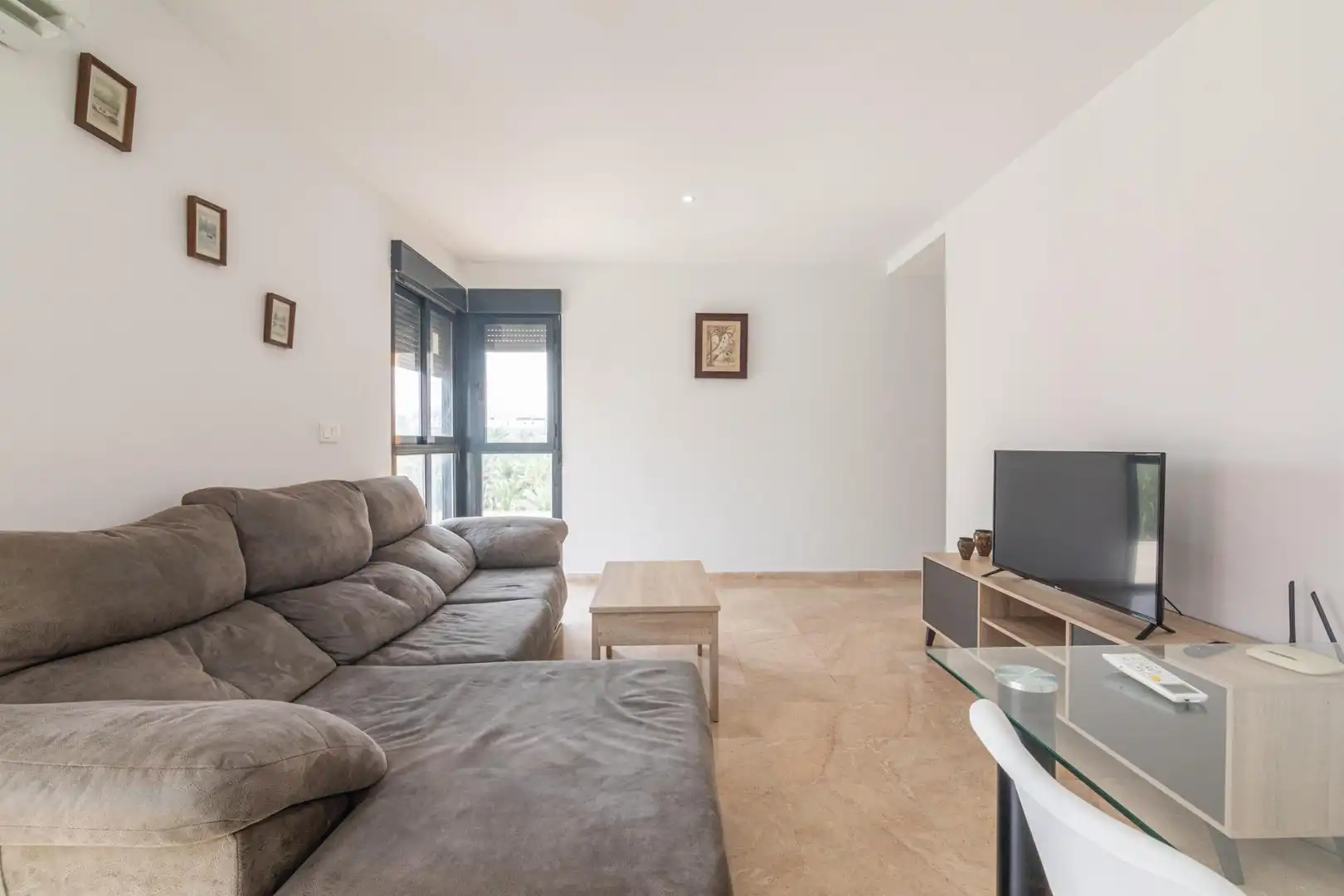 Living room of Flat for sale in Elche / Elx  with Furnished