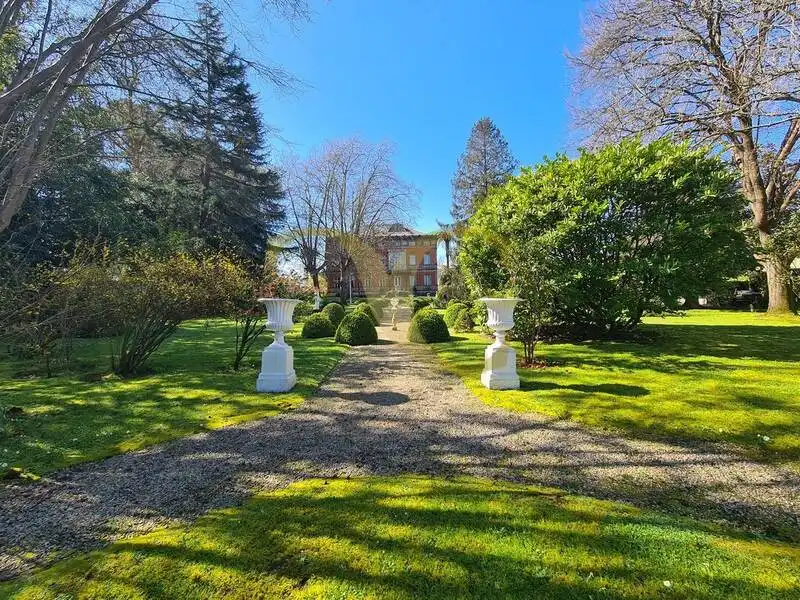 Jardí de Casa o xalet en venda en Gijón  amb Calefacció, Jardí privat i Terrassa