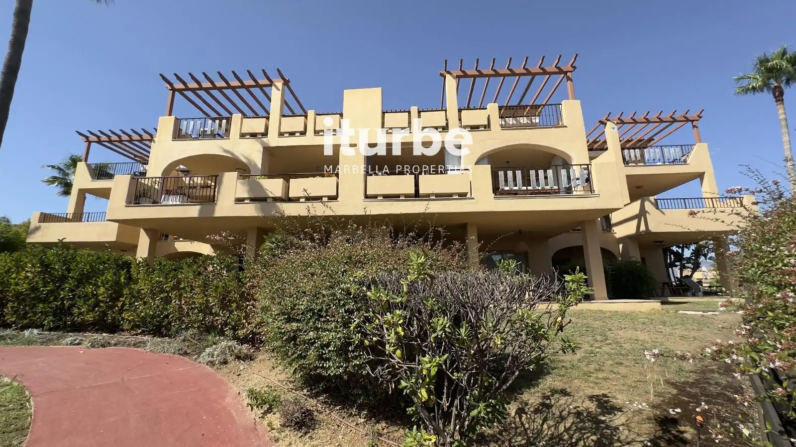 Exterior view of Flat for rent in Benahavís  with Air Conditioner, Terrace and Swimming Pool