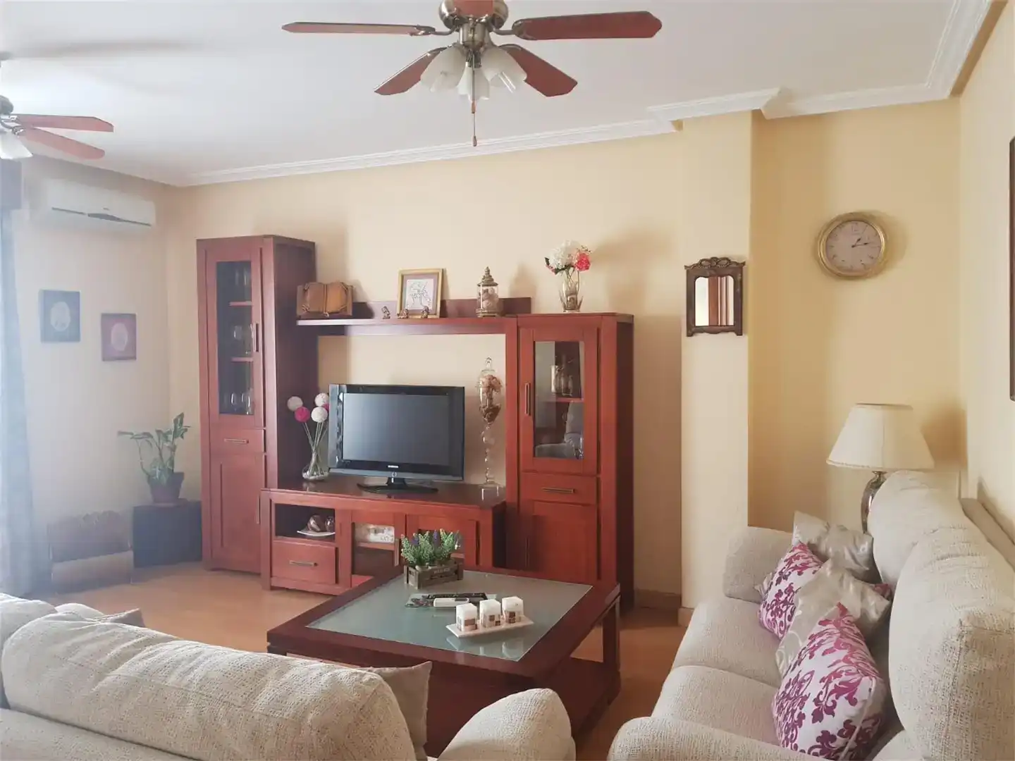 Sala de estar de Piso en venta en Trujillo con Aire acondicionado y Balcón