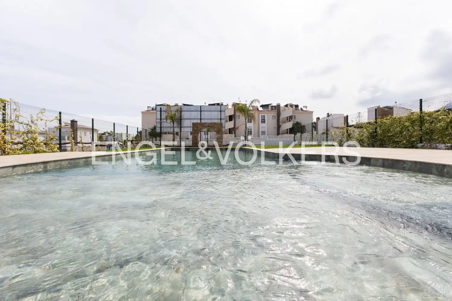 Piscina de Piso en venta en Dénia con Aire acondicionado, Calefacción y Jardín privado