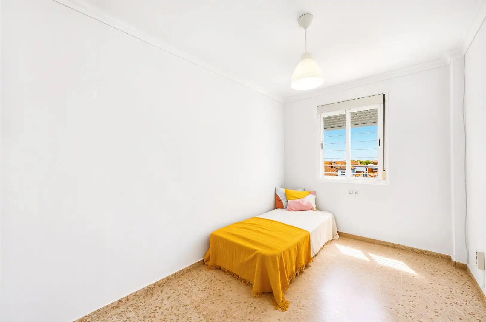 Habitación de Piso en venta en Chiclana de la Frontera con Terraza, Trastero y Balcón