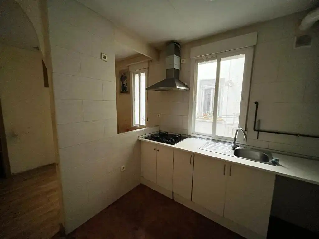 Cocina de Piso en venta en Madrid con Calefacción y Alarma