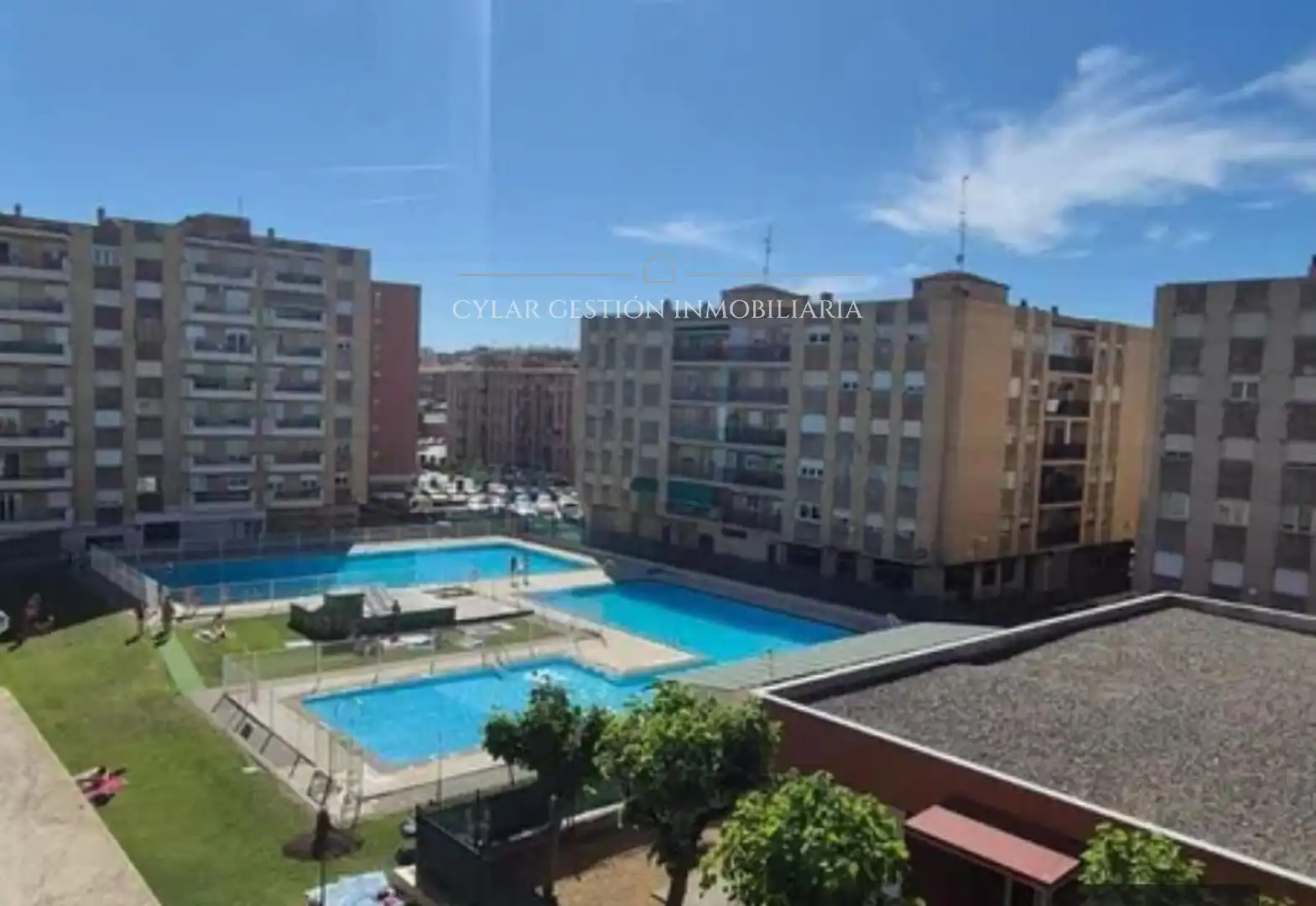 Vista exterior de Piso en venta en Salamanca con Calefacción, Terraza y Piscina