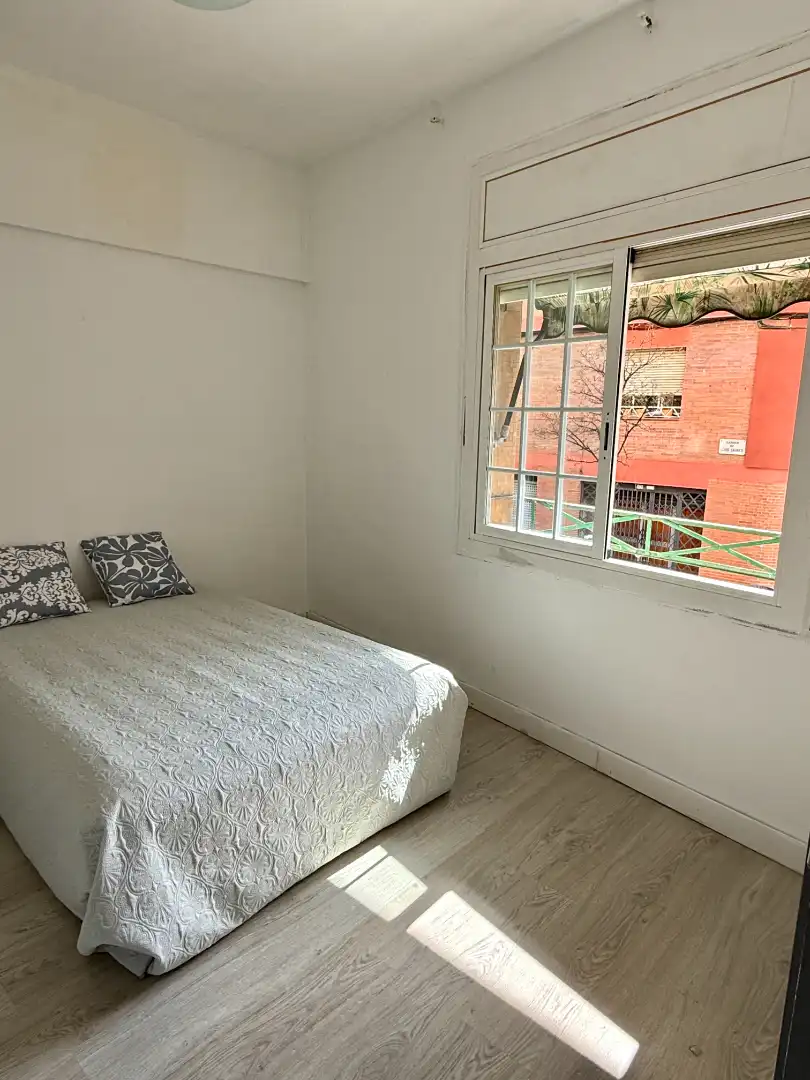 Schlafzimmer von Wohnung zum Verkauf in Barcelona mit Parkett und Alarm