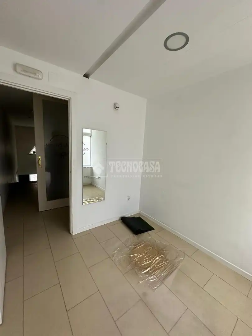 Dormitori de Local de lloguer en Valladolid amb Calefacció