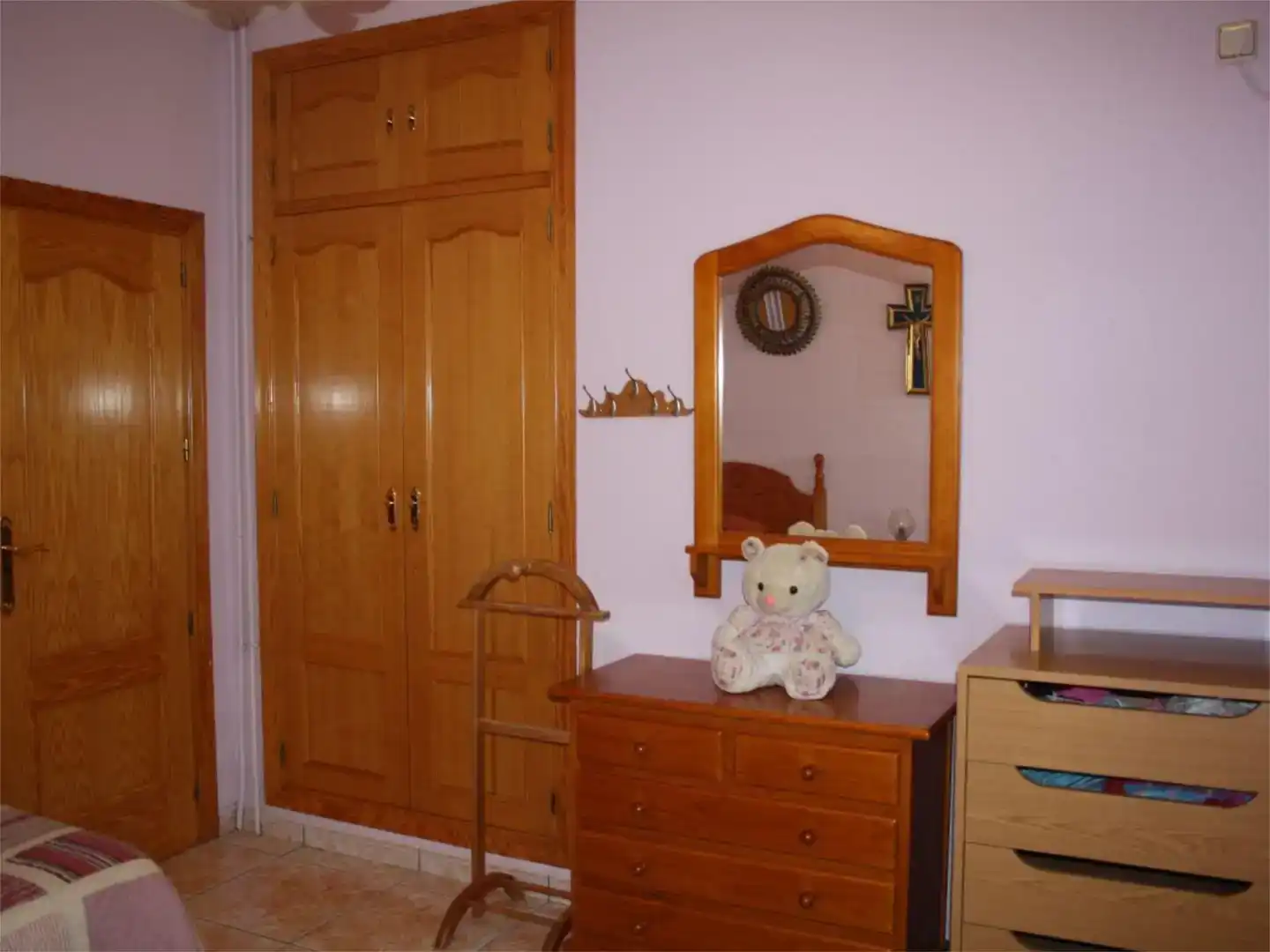 Dormitori de Casa o xalet en venda en La Adrada  amb Aire condicionat, Piscina i Balcó