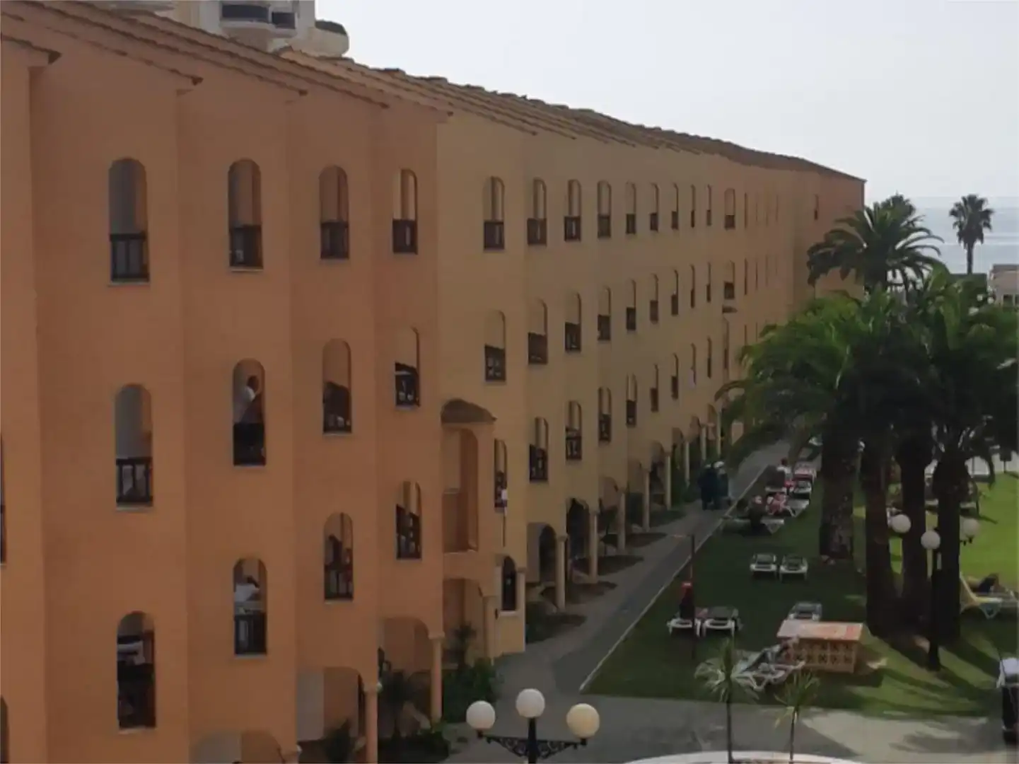 Vista exterior de Pis de lloguer en Peñíscola / Peníscola amb Aire condicionat, Jardí privat i Parquet