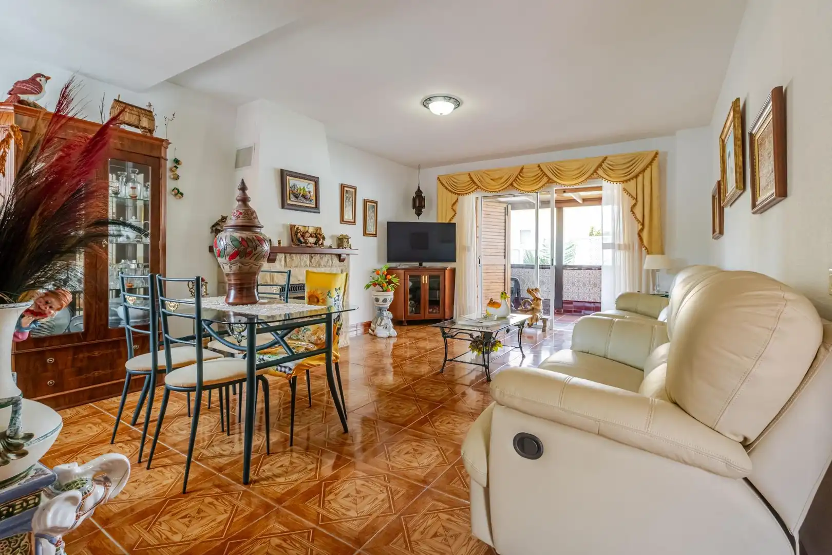 Sala d'estar de Casa o xalet en venda en Arucas amb Moblat