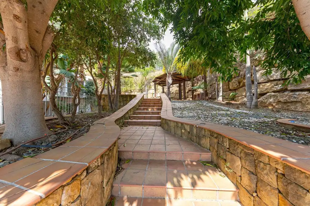 Vista exterior de Casa o chalet en venta en Benahavís con Aire acondicionado, Calefacción y Jardín privado