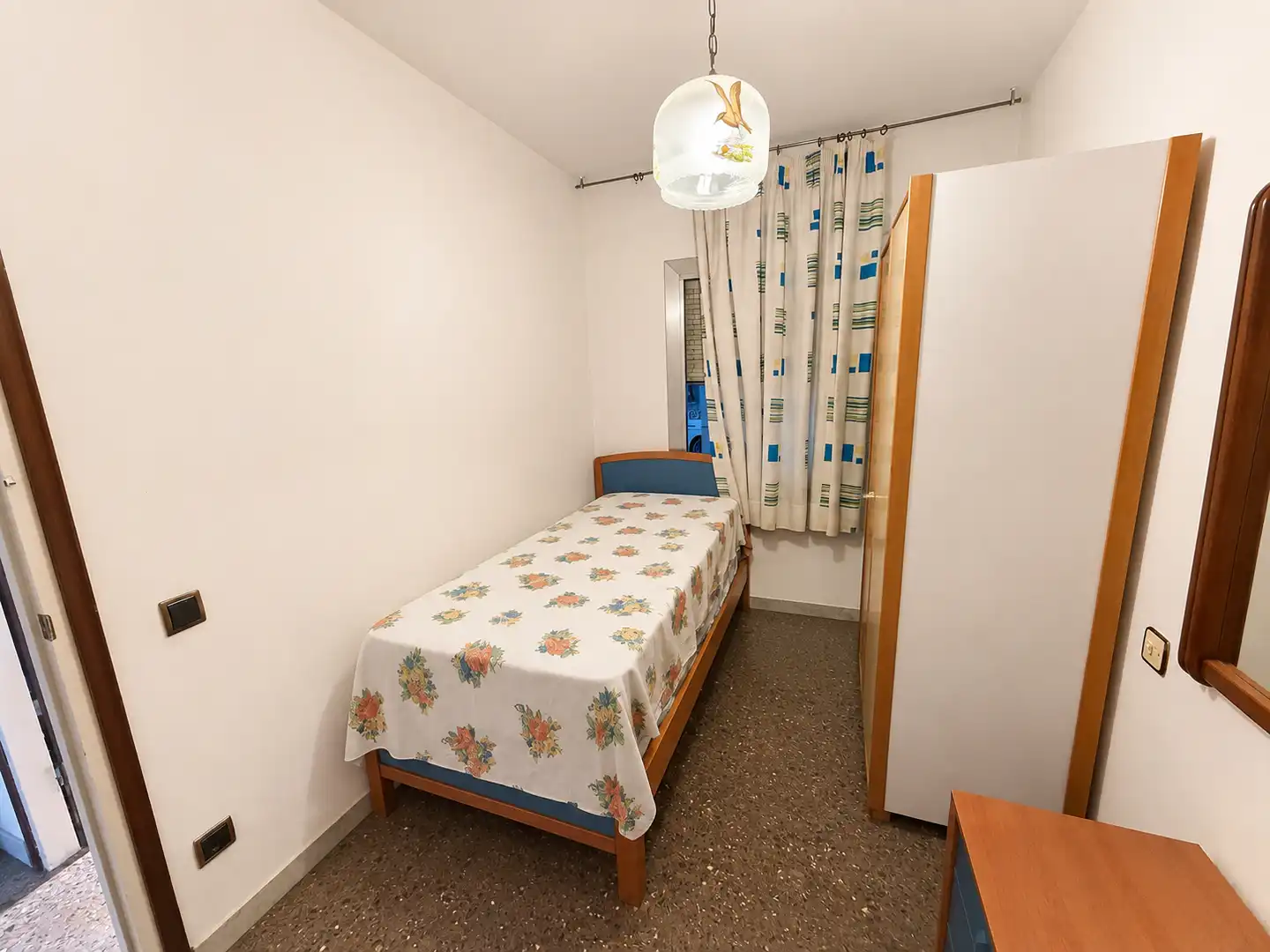 Dormitori de Pis en venda en Barberà del Vallès amb Calefacció, Moblat i Forn