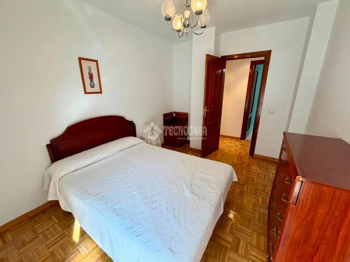 Habitación de Piso en venta en León Capital  con Calefacción, Parquet y Trastero