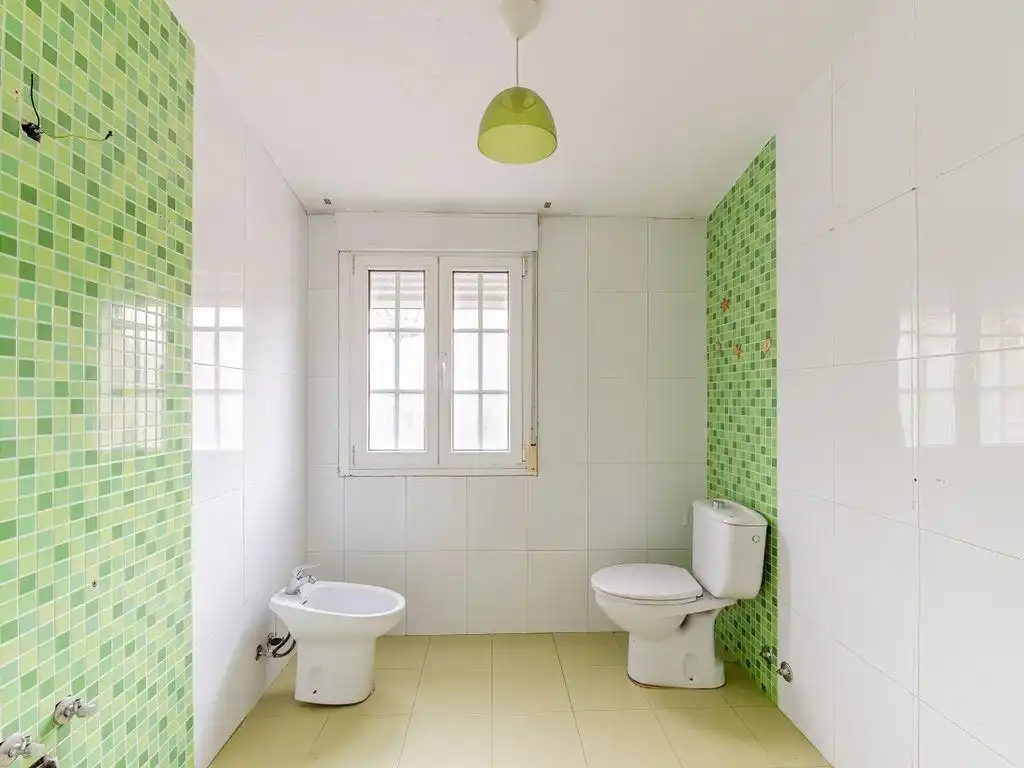 Bany de Casa o xalet en venda en Outeiro de Rei amb Jardí privat