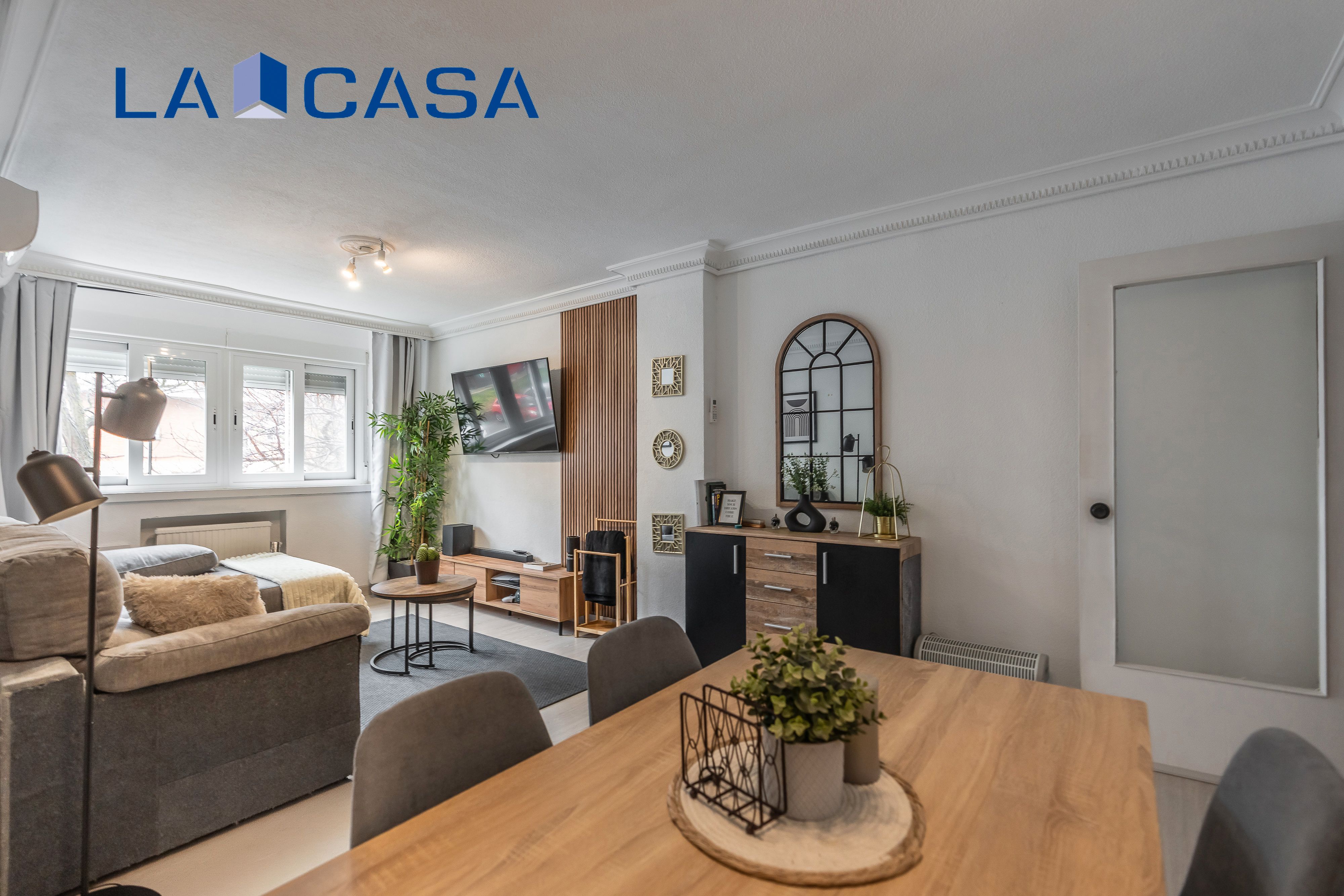 Vista exterior de Piso en venta en  Madrid Capital con Calefacción