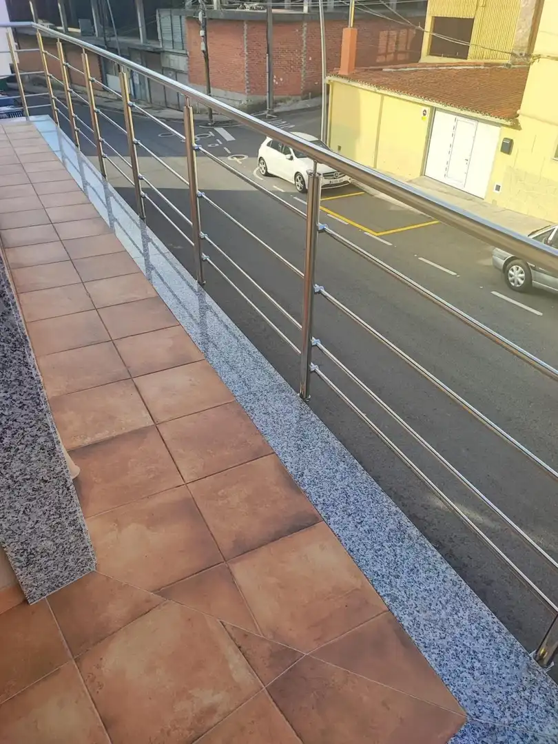 Terrassa de Casa adosada en venda en Boiro amb Terrassa, Moblat i Balcó