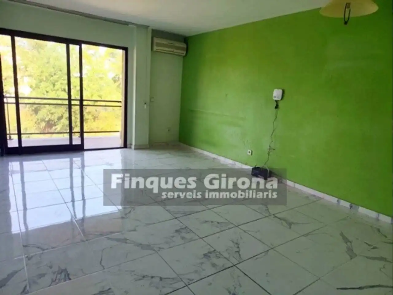 Flat for sale in Girona  with Air Conditioner, Balcony and Community pool