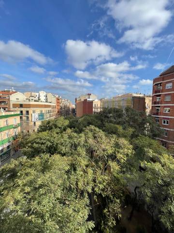 Piso en Venta en Carrer de València en El Camp de l'Arpa del Clot