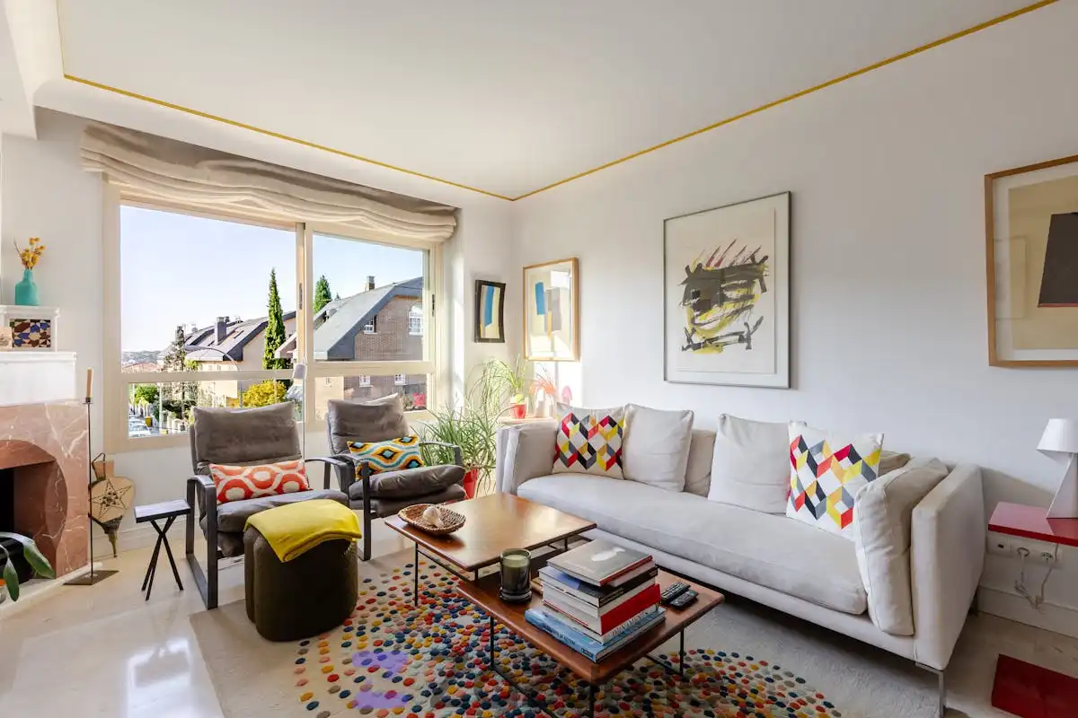 Living room of Flat for rent in Pozuelo de Alarcón  with Air Conditioner, Heating and Parquet flooring