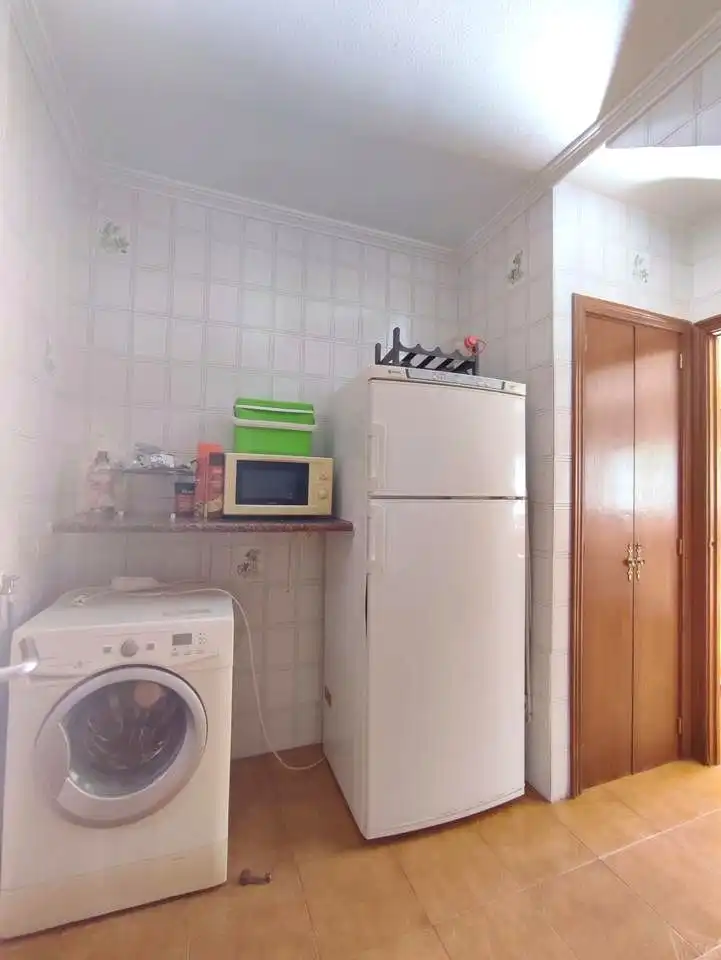 Cuina de Casa o xalet en venda en San Pedro del Pinatar amb Aire condicionat, Jardí privat i Terrassa