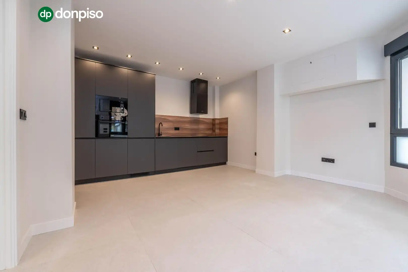 Kitchen of Flat for sale in Zaidín