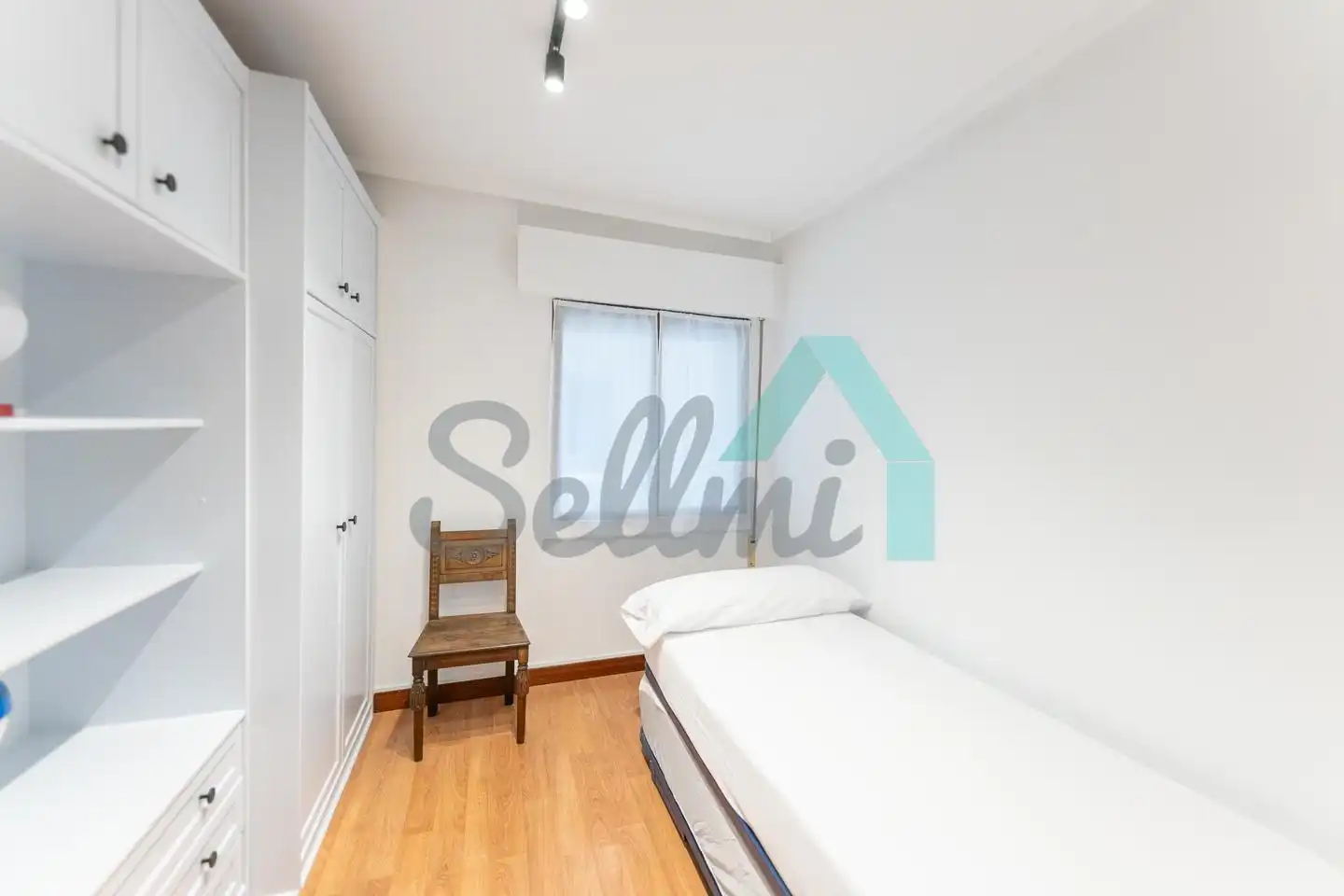 Habitación de Piso de alquiler en Gijón  con Calefacción y Amueblado