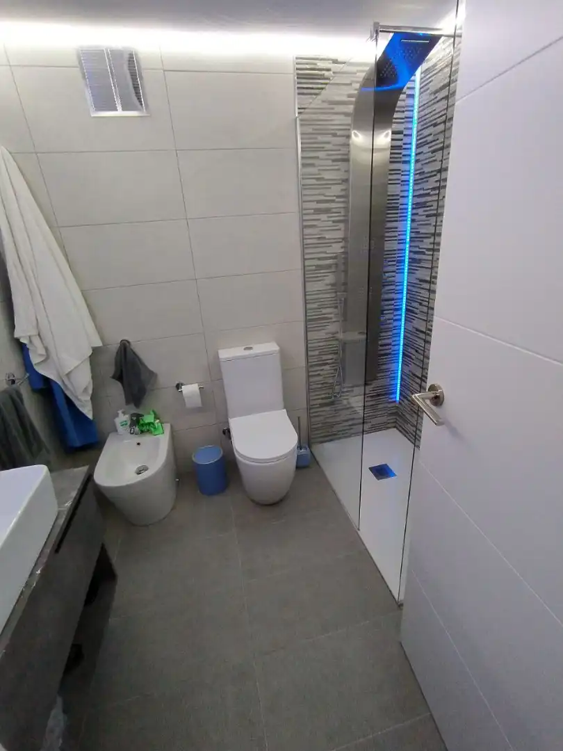Baño de Piso de alquiler en Puerto de la Cruz con Terraza y Balcón