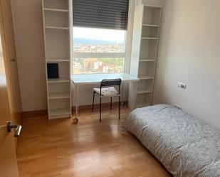 Bedroom of Apartment to share in  Barcelona Capital  with Air Conditioner