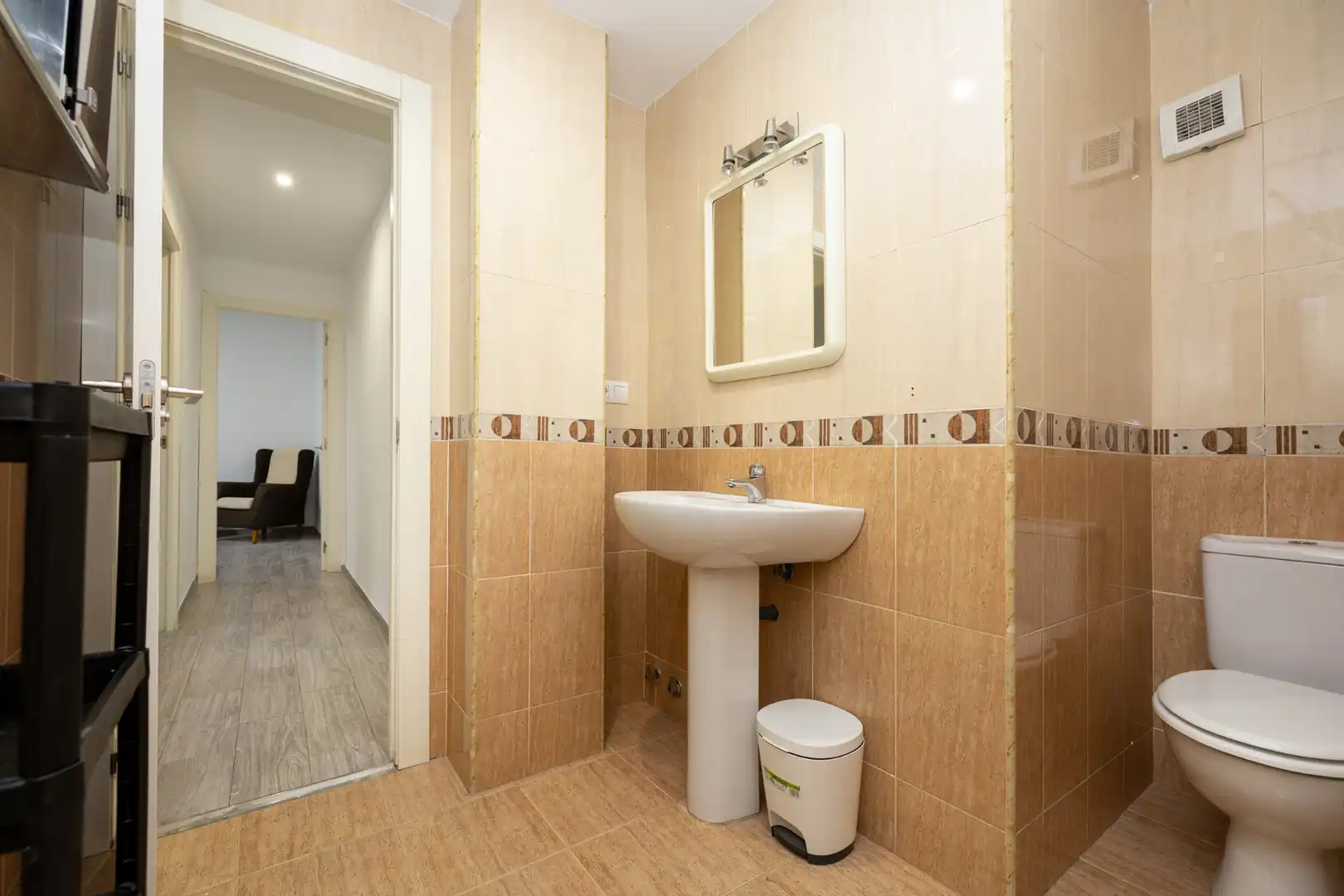 Bathroom of Flat for rent in Granada  with Heating, Furnished and Washing machine
