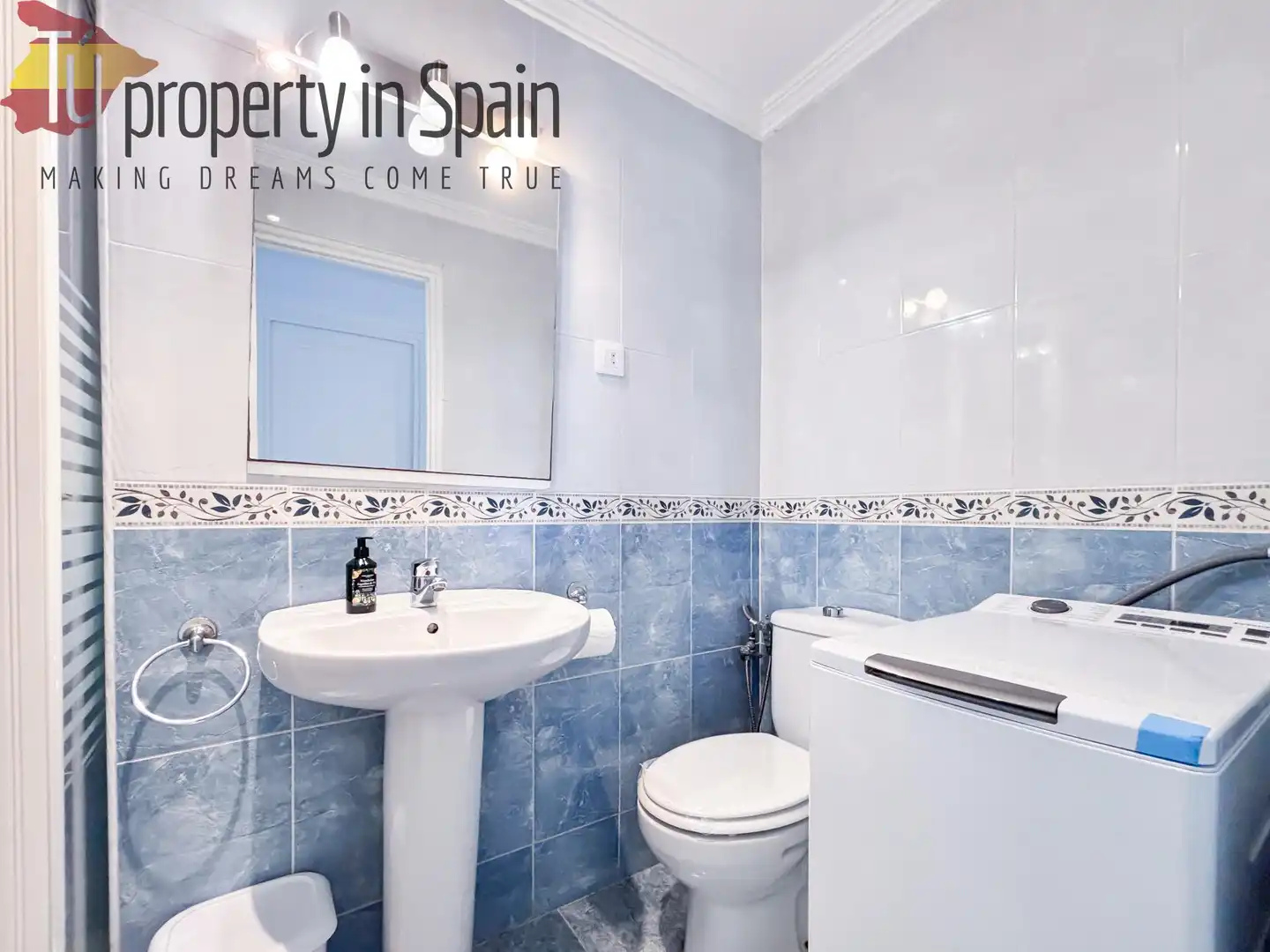 Bathroom of Flat for share in Alicante / Alacant  with Furnished