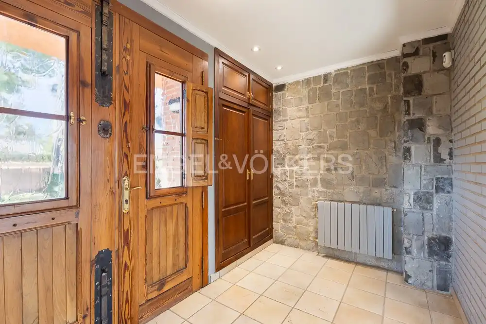 Houses for sale in La Pobla de Vallbona  with Air Conditioner, Heating and Private garden