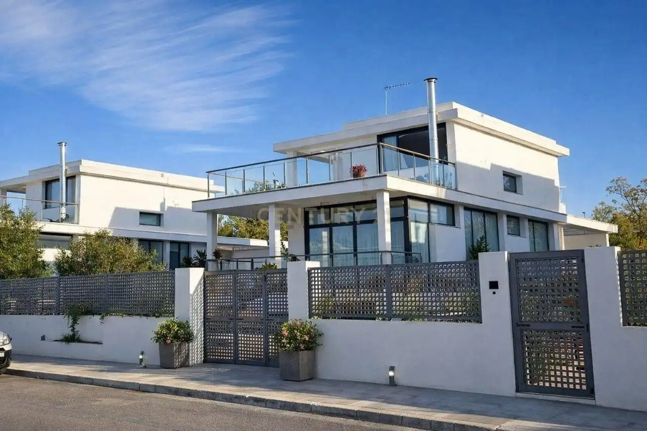 Vista exterior de Casa o xalet en venda en Riba-roja de Túria amb Jardí privat i Piscina