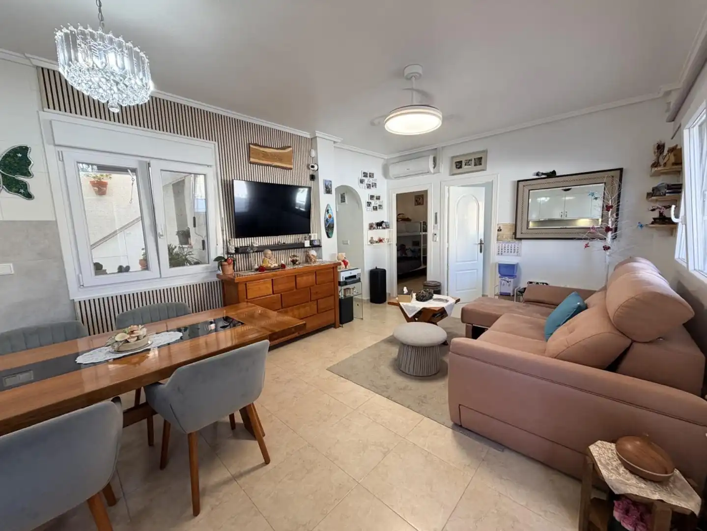 Wohnzimmer von Einfamilien-Reihenhaus zum Verkauf in Zaragoza