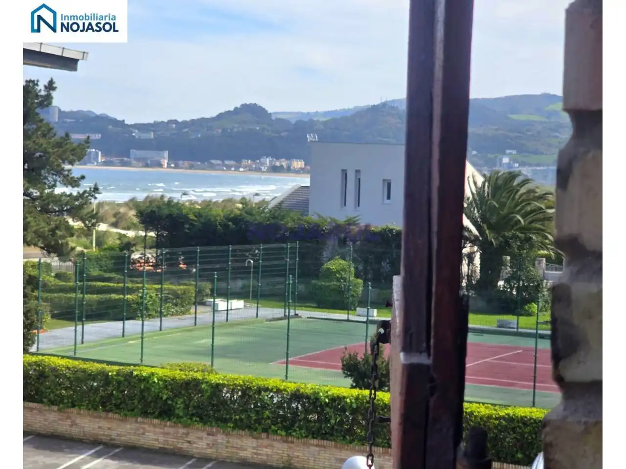 Vista exterior de Apartamento en venta en Laredo con Calefacción, Parquet y Terraza