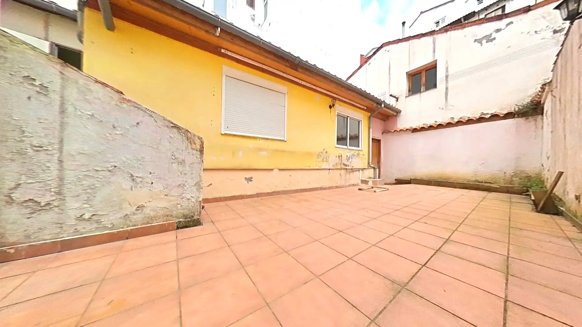 Exterior view of Houses for sale in Tomelloso  with Private garden, Terrace and Oven