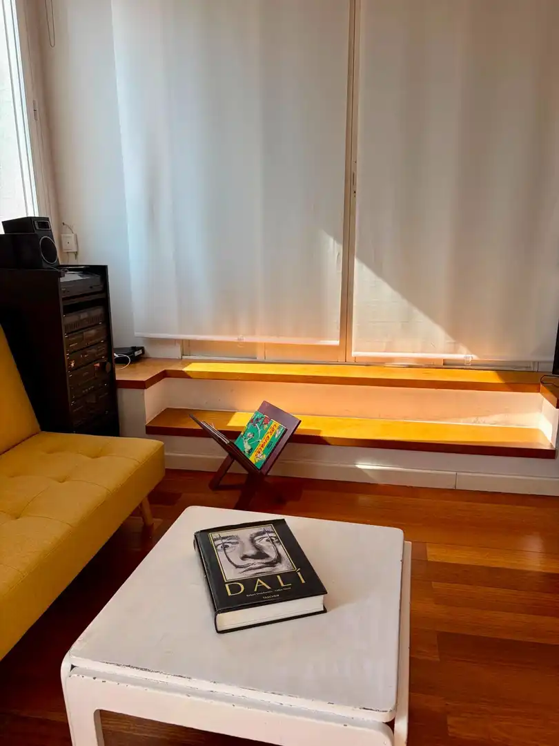 Wohnzimmer von Dachboden zur Miete in Madrid mit Klimaanlage, Terrasse und Möbliert