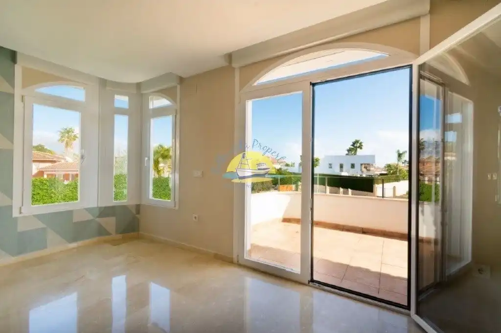 Casa o chalet en venta en L'Alfàs del Pi con Aire acondicionado, Jardín privado y Terraza